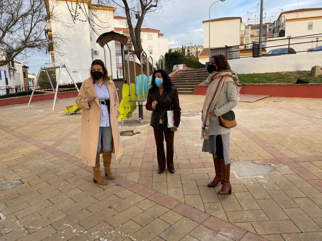 Esta semana ha comenzado la construcción de un nuevo parque infantil.