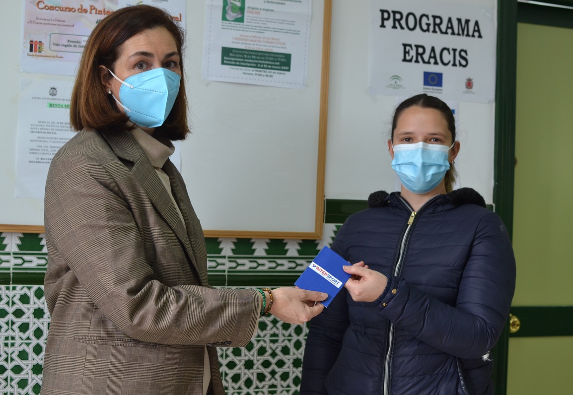 Ha entregado esta mañana los premios del concurso de ‘pinta caras’ de Carnaval.