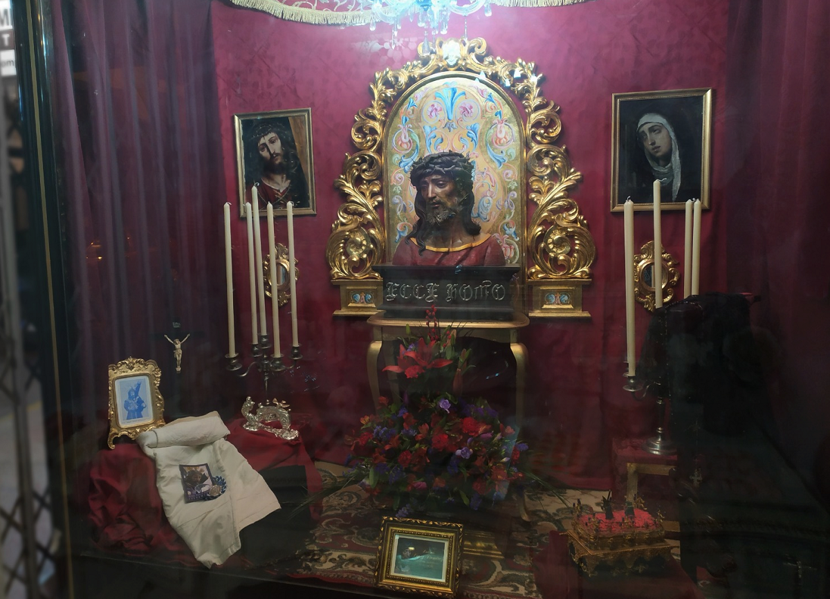 Escaparate ganador en este certamen de Semana Santa.
