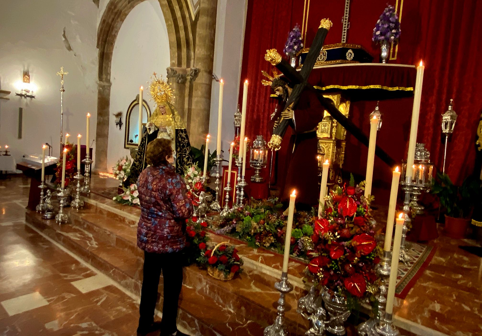 Cientos de fieles participan en la veneración de los titulares de la Hermandad de Padre Jesús