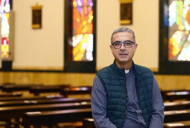 El sacerdote rondeño en uno de sus destinos. Foto Diócesis de Málaga.