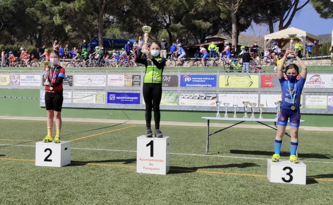La pequeña María García quedó segunda en la modalidad de Principiantes.