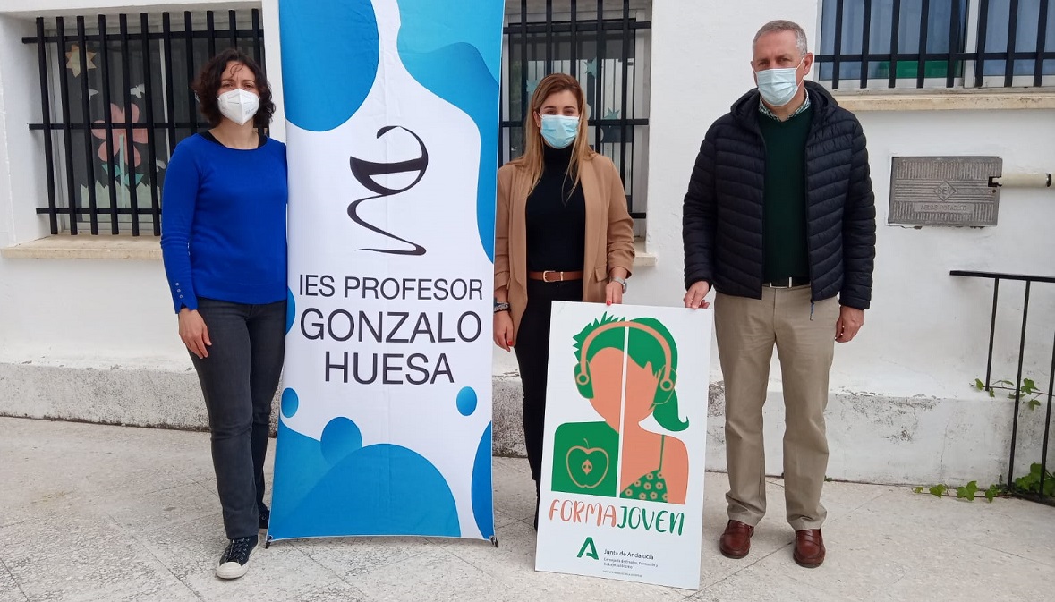 La actividad, que se está realizando en el I.E.S. ‘Gonzalo Huesa’, prepara a alumnos mediadores para trabajar con otros jóvenes en esta materia