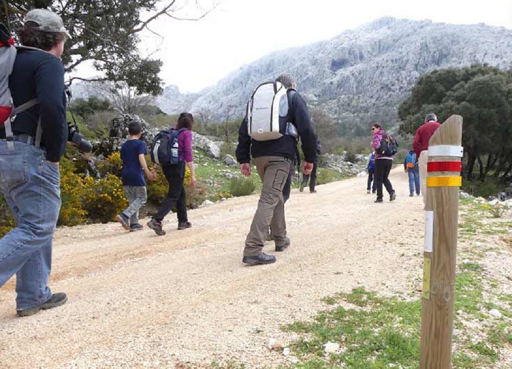 La Diputación destina 1,5 millones para mantener los tramos de la Gran Senda de Málaga que pasan por la Serranía