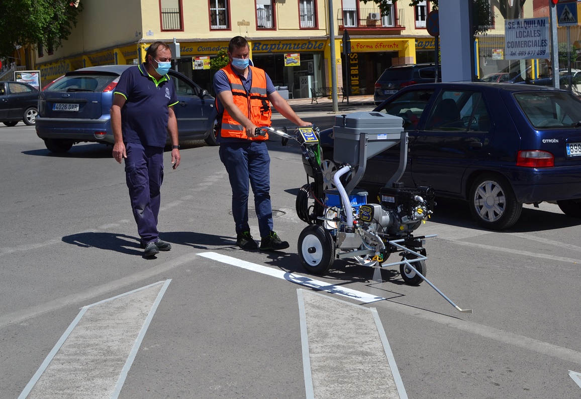 Ronda adquiere una máquina para la pintura de las señales viarias en la calzada