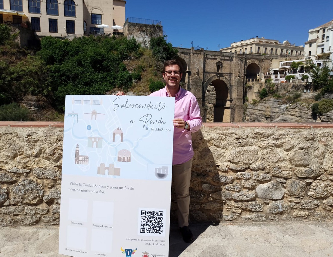 La promoción de la campaña cuenta con la participación de la popular ‘abuela de dragones’ que es la encargada de invitar a visitar Ronda .