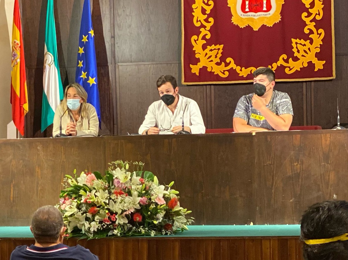 La Federación de Asociaciones de Vecinos de Ronda mantiene la primera reunión del año del consejo vecinal