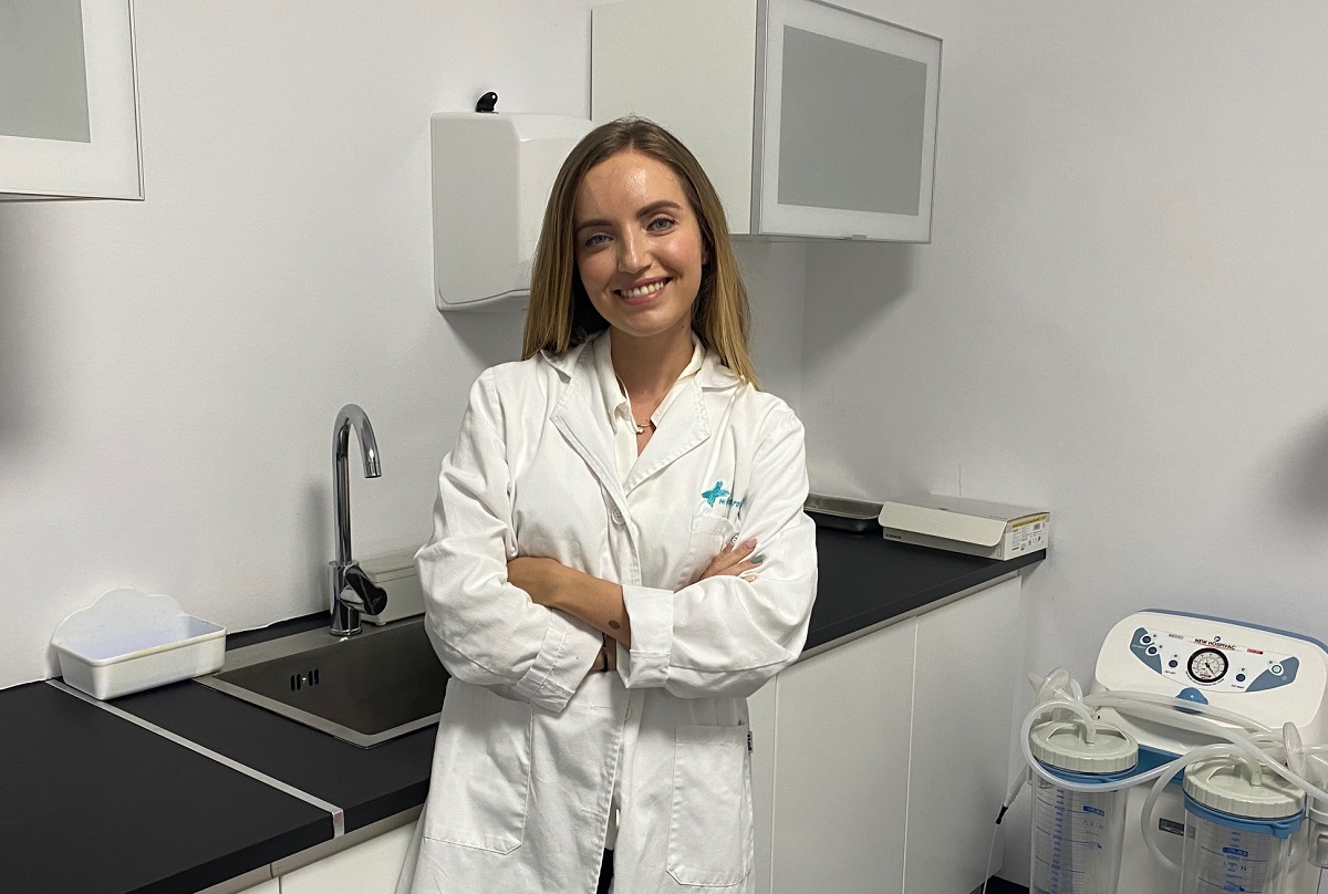 La podóloga Patricia Almario en su consulta de Médicos de Ronda.