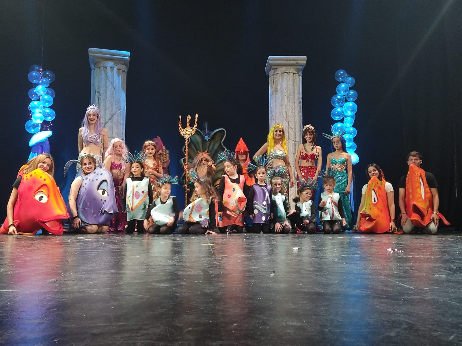 Un momento del musical 'La Sirenita' en el Teatro Municipal Vicente Espinel.