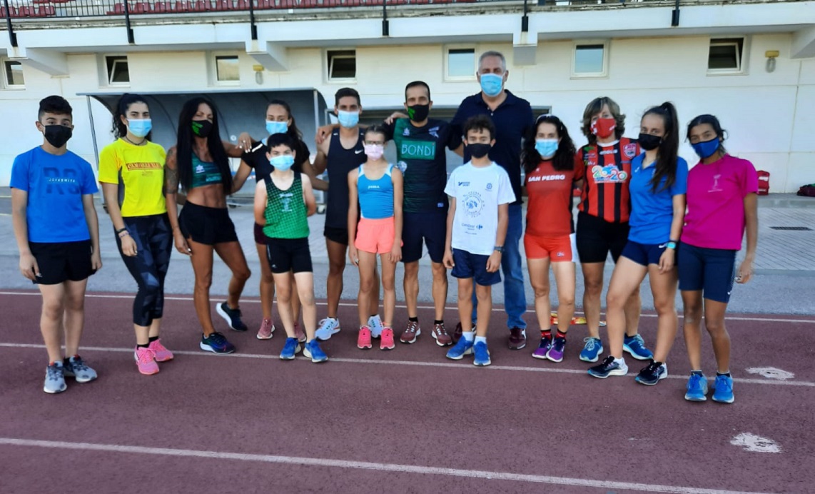 Deportes felicita a los atletas rondeños por las numerosas medallas obtenidas en el Campeonato Máster ‘Ciudad de Málaga’