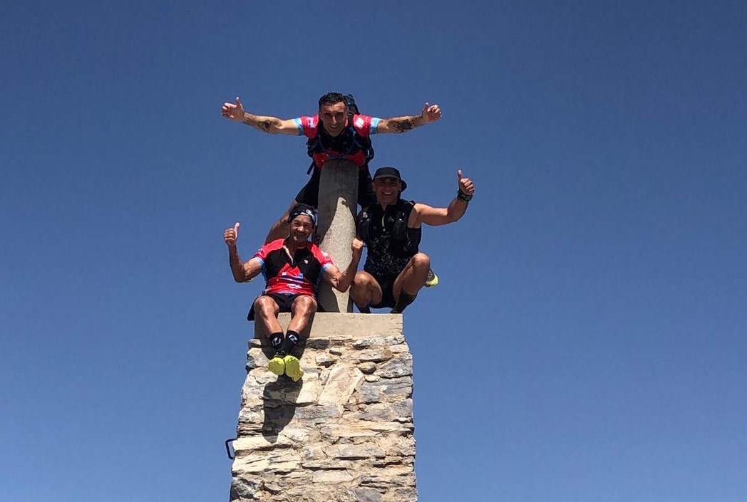 Los tres rondeños en uno de los picos superados en este reto personal.