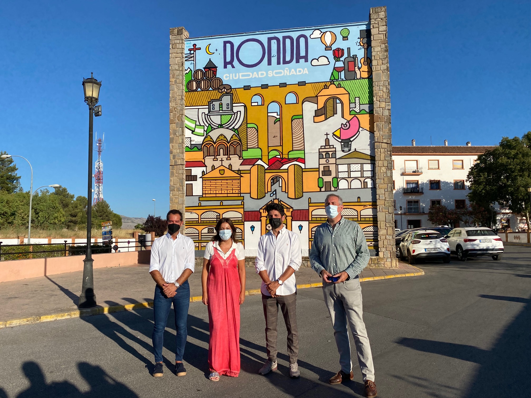 La presentación del mural ha tenido lugar esta tarde en la Sagrada Familia, donde está situado.
