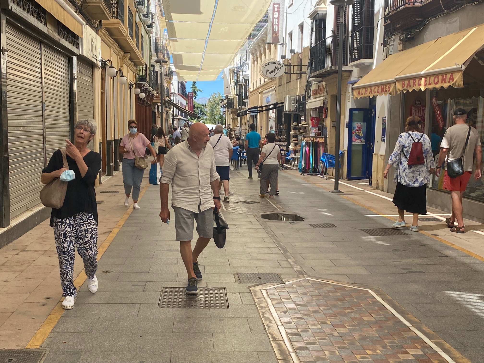 Todos los tramos de la calle de La Bola serán entoldados para este verano