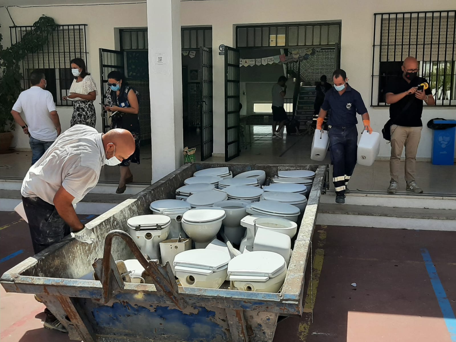 El Ayuntamiento inicia las obras de mejora en los colegios rondeños de cara al nuevo curso escolar
