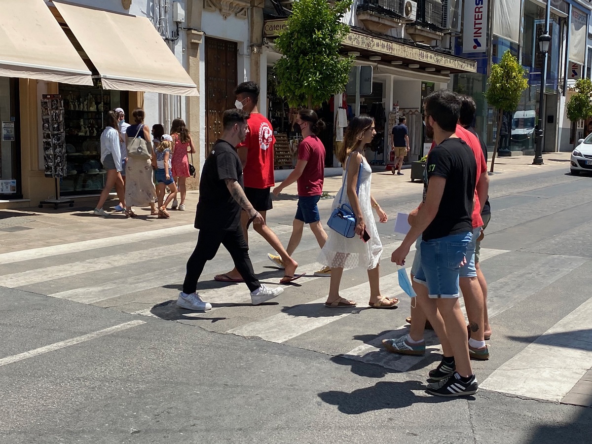 El centro de Ronda recibe casi todos los días miles de turistas.