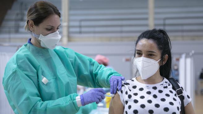Abierta la vacunación para los mayores de 21 años y el viernes desde los 18
