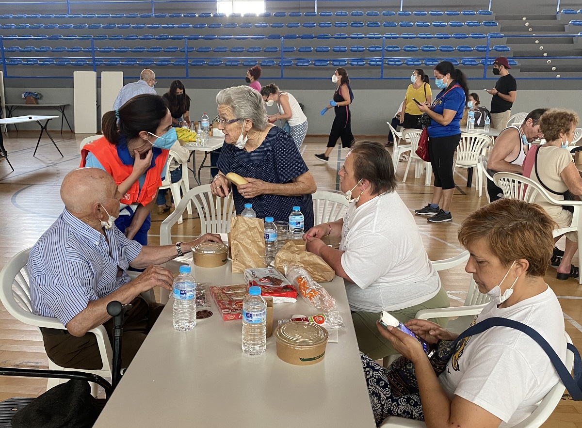 Tras ser atendidos en el polideportivo de San Francisco han sido reubicados.