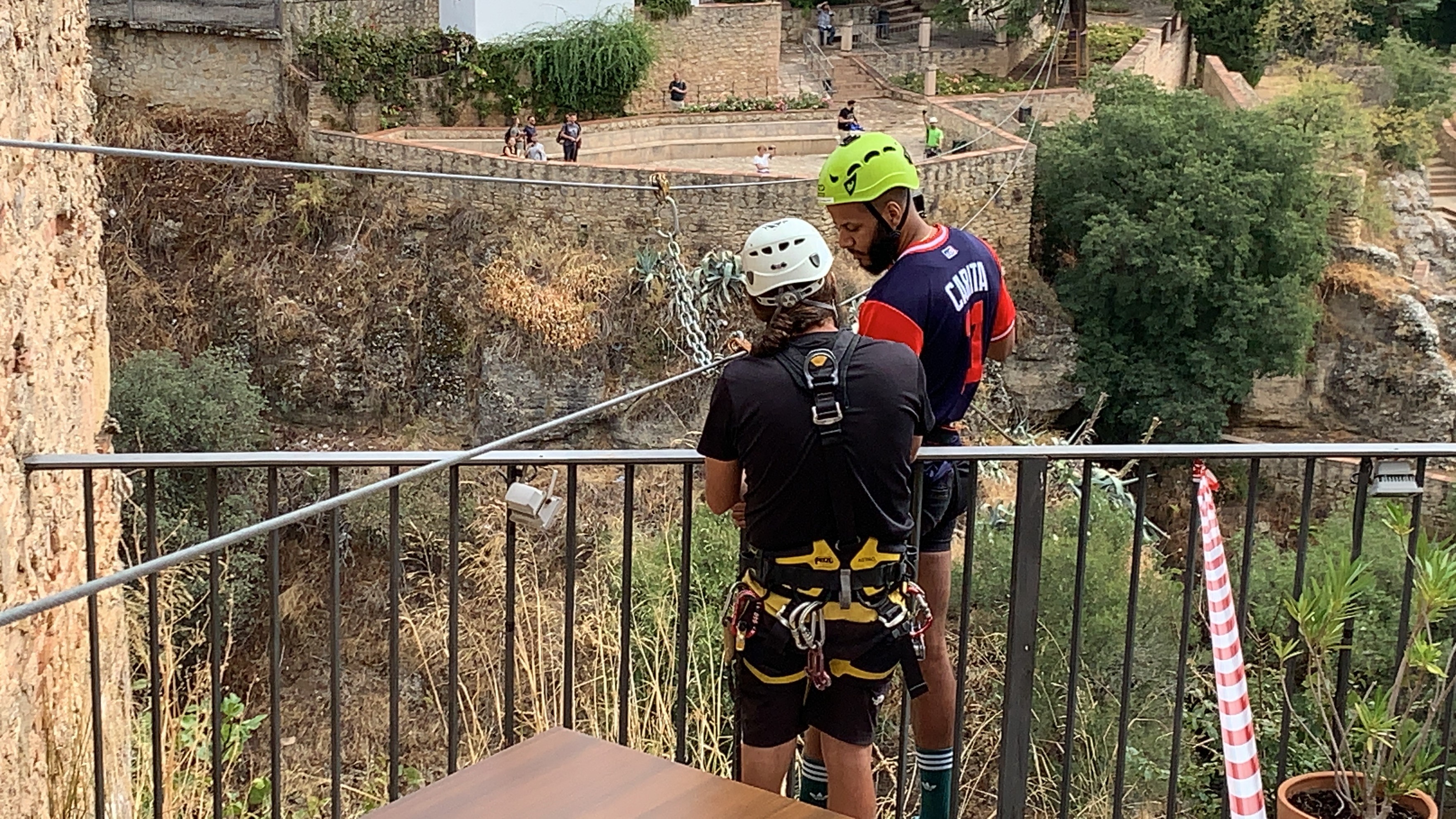 Se ha instalado una tirolina entre el Convento de Santo Domingo y los Jardines de Cuenca.