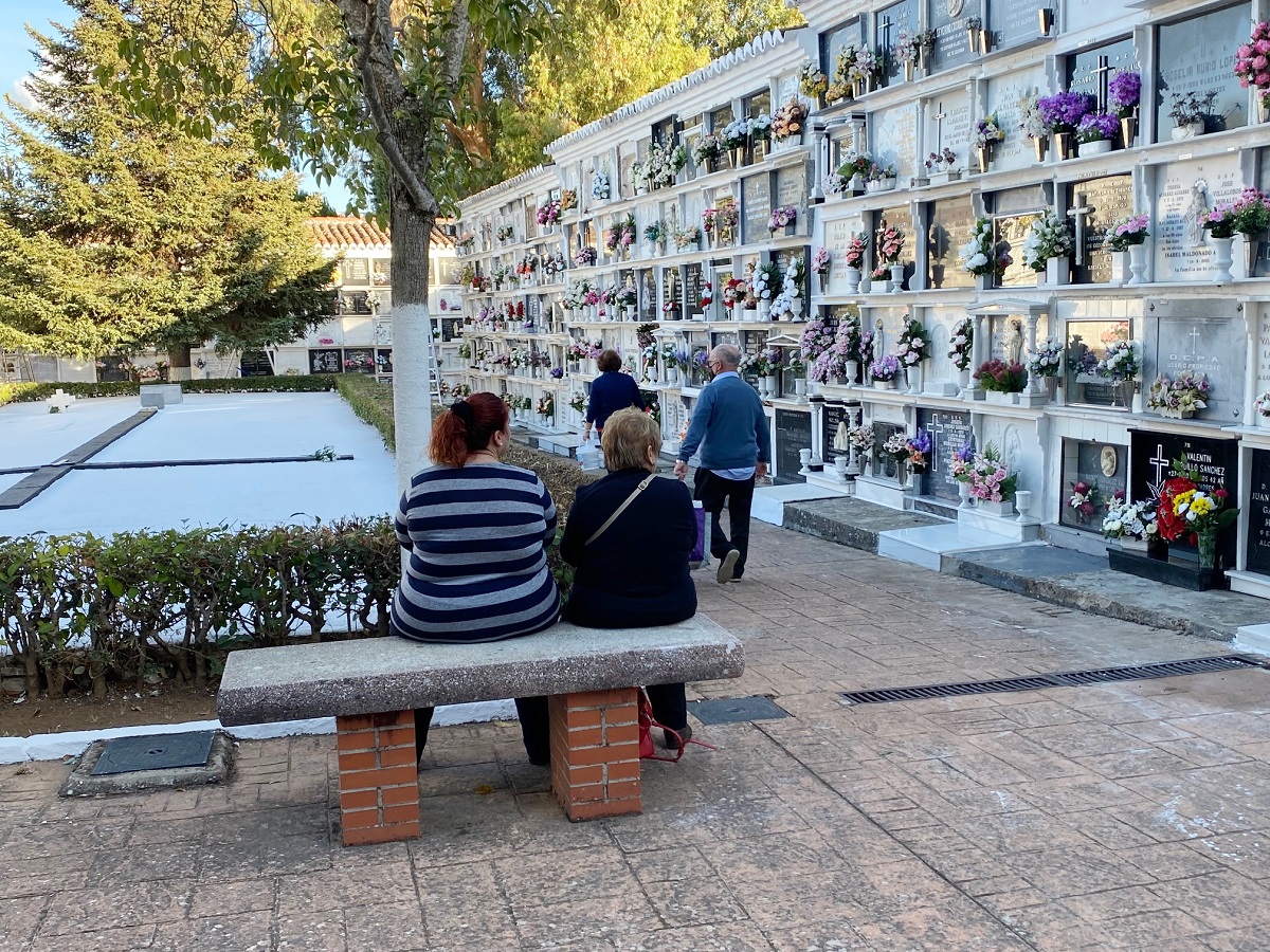 El Ayuntamiento pone a punto el cementerio de San Lorenzo de cara a la festividad de Todos los Santos