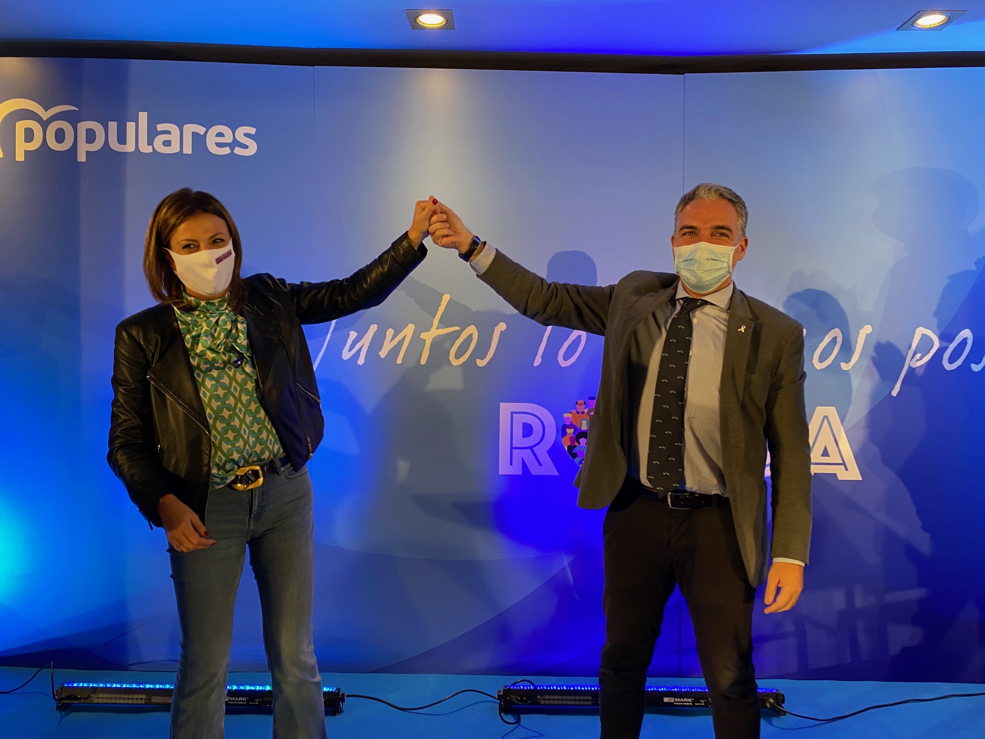 Momento en el que Fernández el proclamada de nuevo presidenta del PP rondeño.