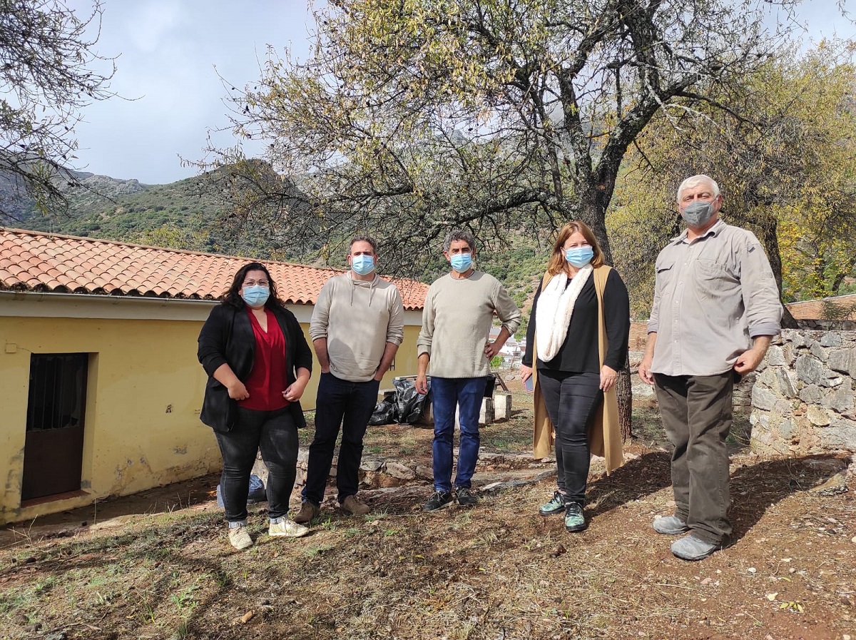 Responsables de la Diputación y del Ayuntamiento de cortes han visitado las instalaciones.