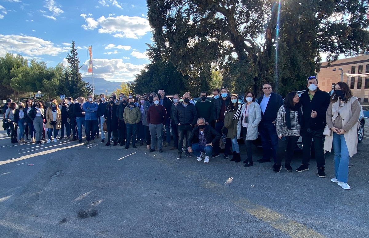 Un numeroso grupo de empleados de Unicaja se han desplazado hasta Málaga.