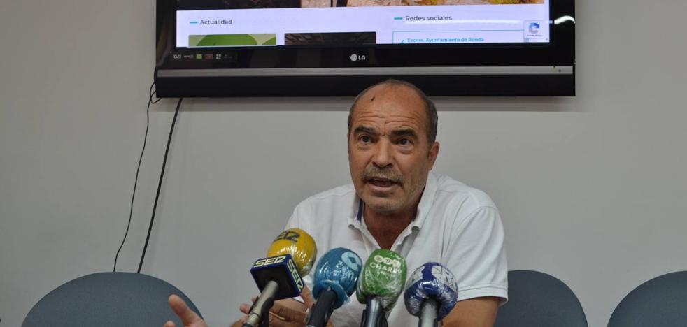 Ricardo Calle ataca a su compañera de APR Josefa Valle y a la alcaldesa por cesarlo de sus responsabilidades de gobierno