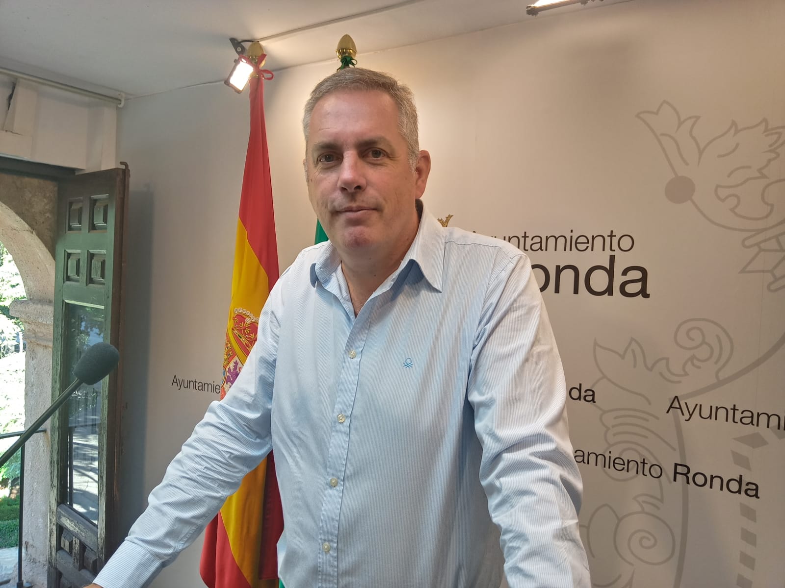 Carlos Mirasol en una rueda de prensa como concejal de Deportes.