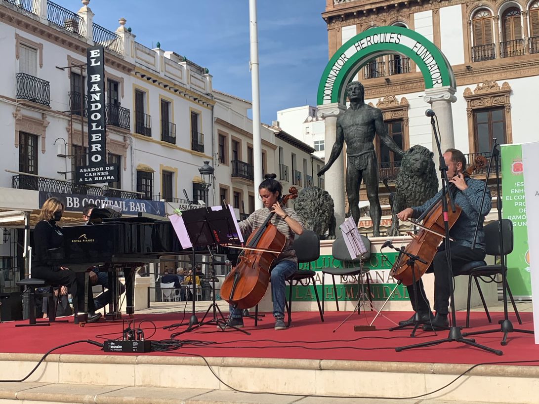 Uno de los conciertos ofrecidos en la plaza del Socorro este sábado.