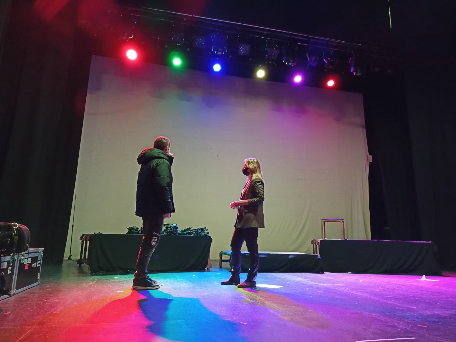 En total se han instalado 14 nuevos focos en el escenario del teatro.