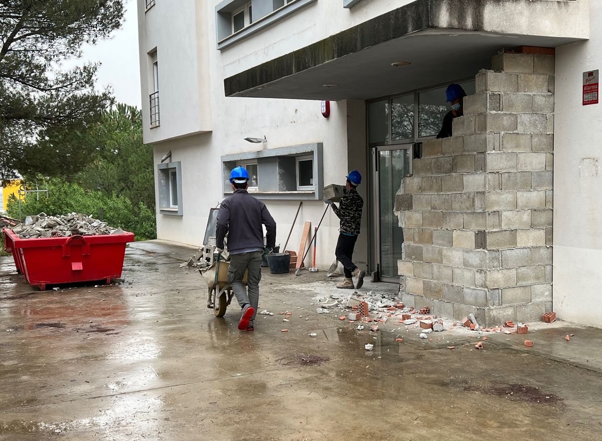 Los trabajos ya han comenzado en el edificio del antiguo albergue municipal.