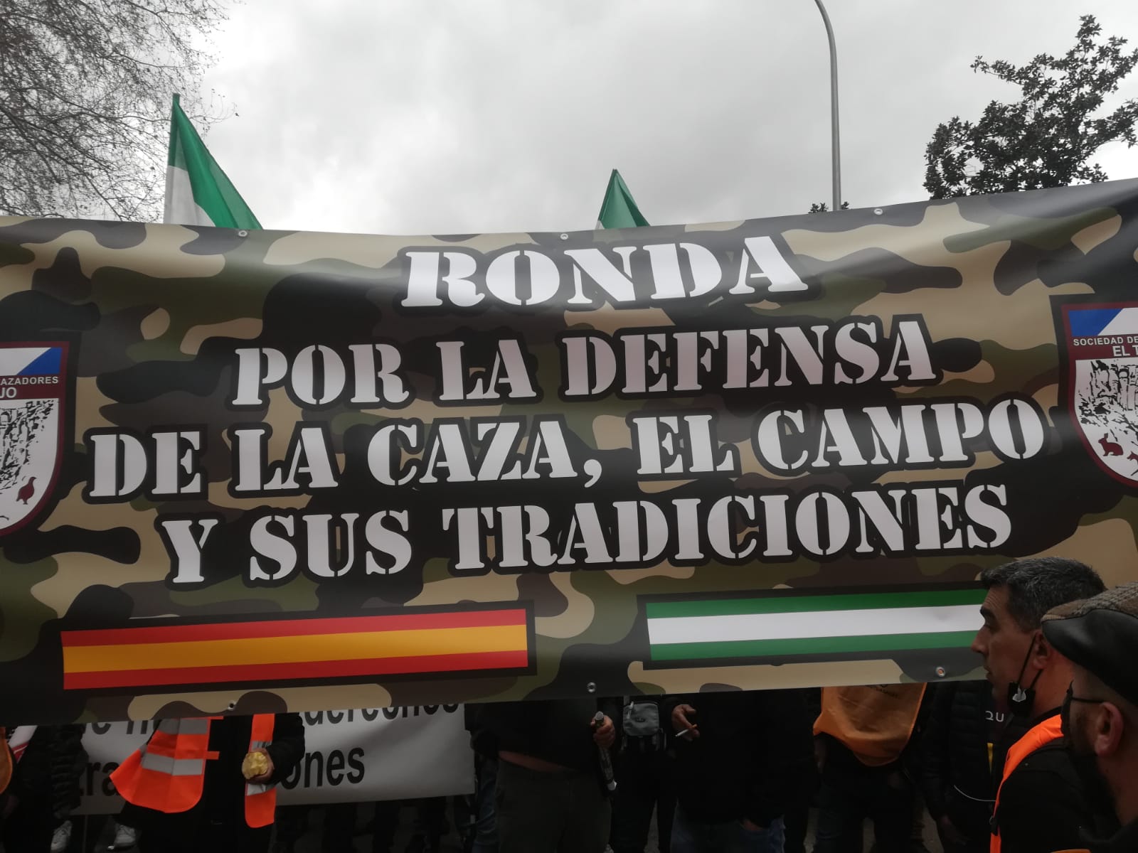 Imagen de la pancarta que portaban los rondeños en la marcha.