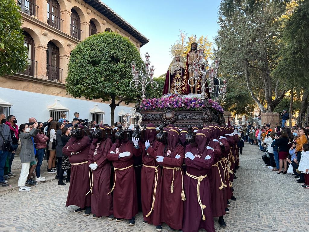 La Hermandad del Ecce-Homo llena las calles de Ronda en un Jueves Santo para el recuerdo