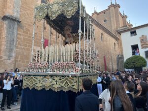 Virgen de la Amargura en su salida de la Colegiata de Santa María La Mayor.