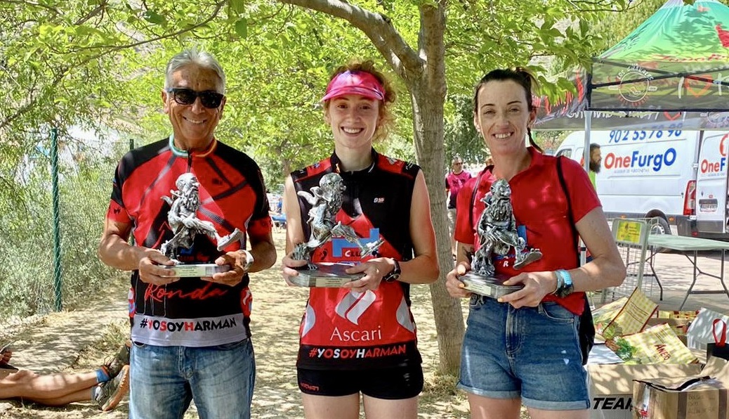 Los tres corredores que destacaron en la prueba de Alpandeire.