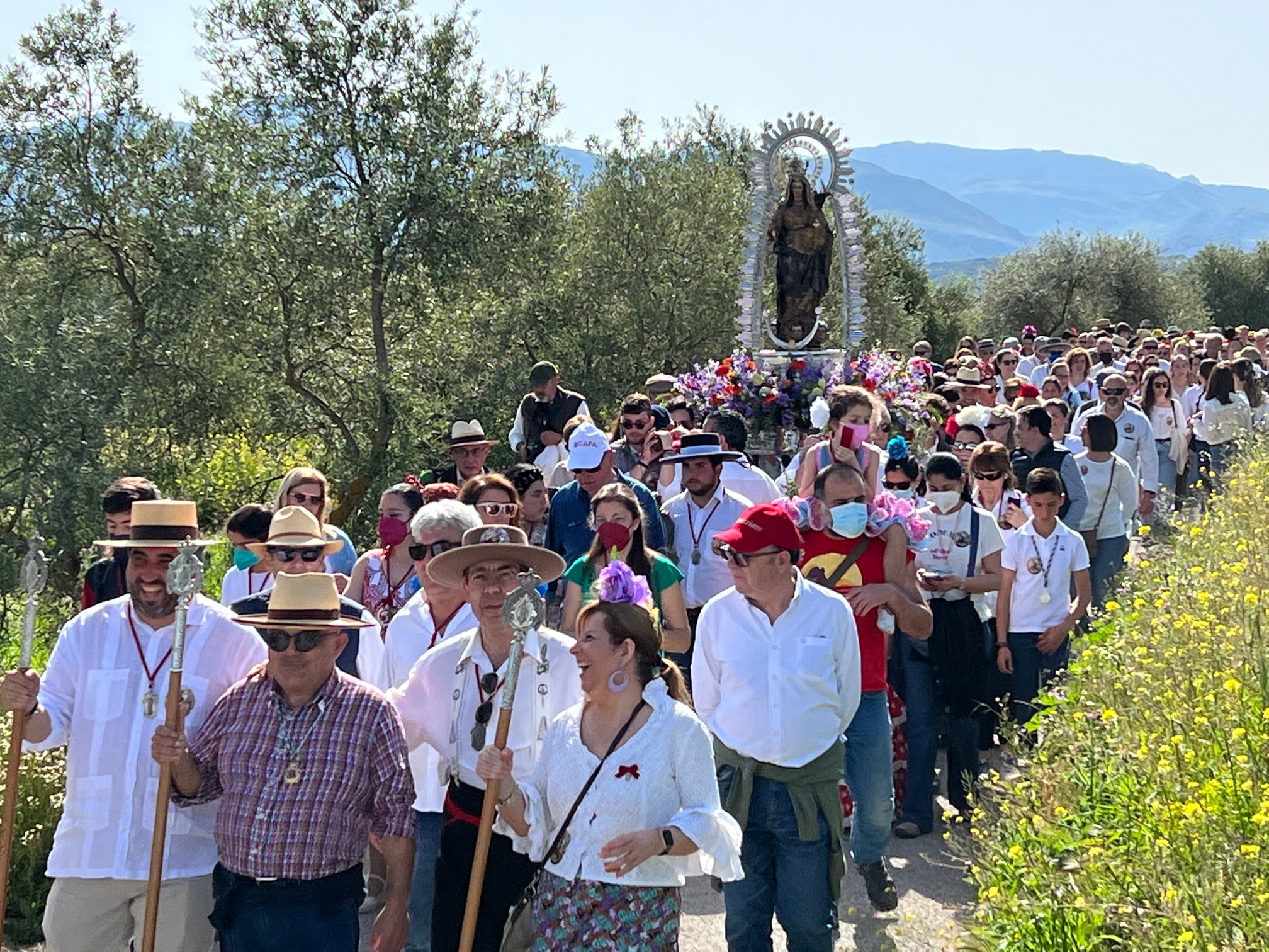 Cientos de rondeños acompañan a la Virgen de la Cabeza en su romería