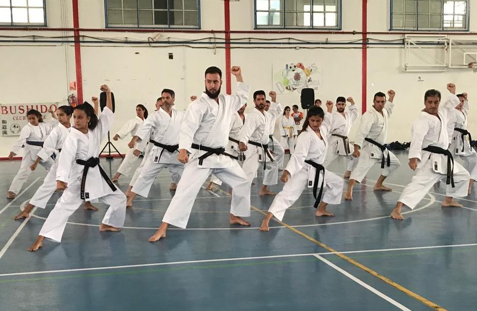 Uno de los ejercicios realizados durante el acto de clausura del curso.