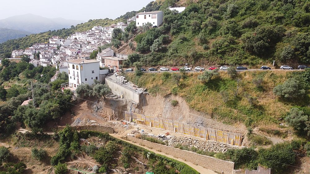 Las obras del parking de Benalauría se encuenran muy avanzadas.