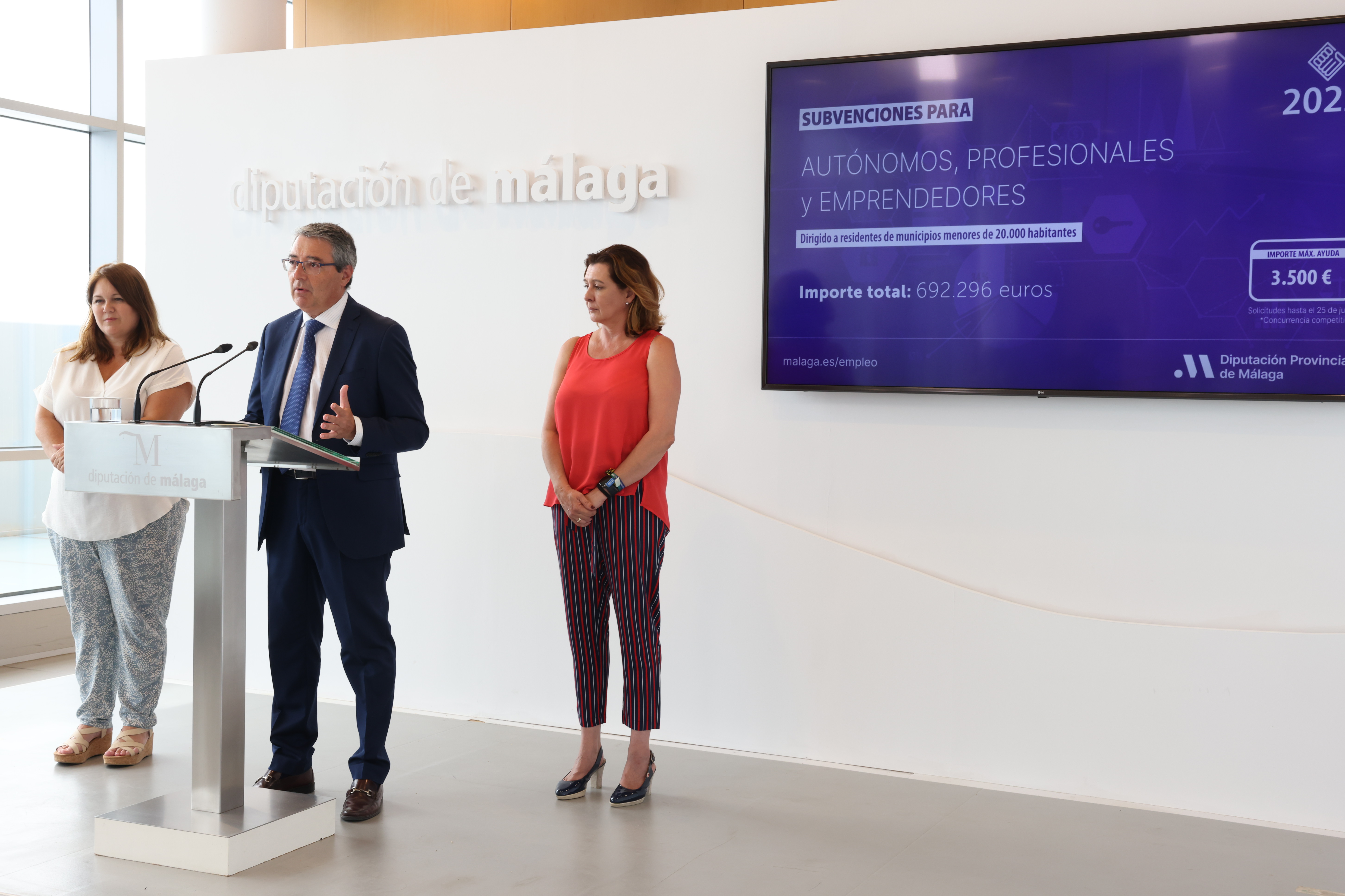 El presidente de Diputación durante la rueda de prensa que ha ofrecido hoy.