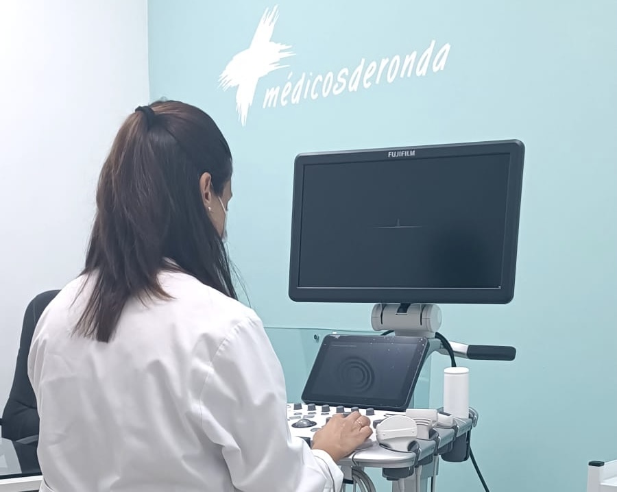 Médicos de Ronda incorpora un nuevo ecógrafo de última generación