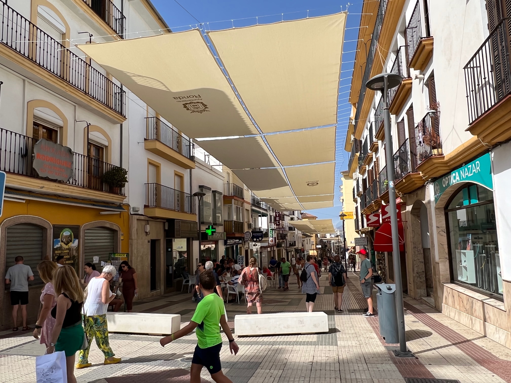 Firman el nuevo convenio colectivo de comercio para la provincia de Málaga