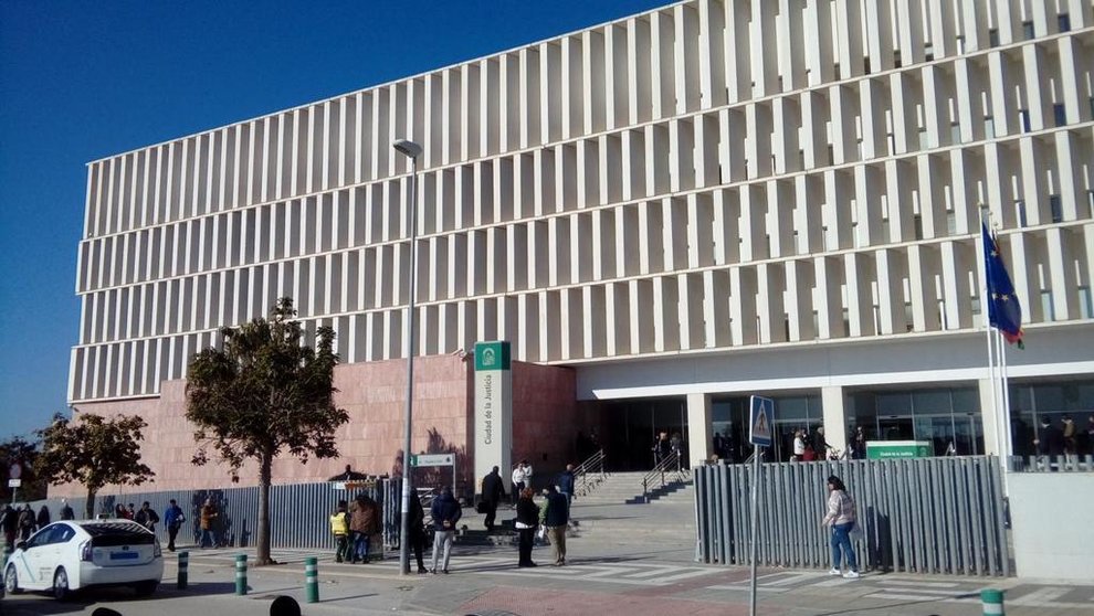El juicio oral se está desarrollando en la Audiencia Provincial de Málaga.