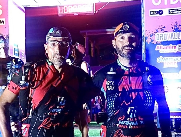 Los dos corredores rondeños en la entrada de la prueba asturiana.