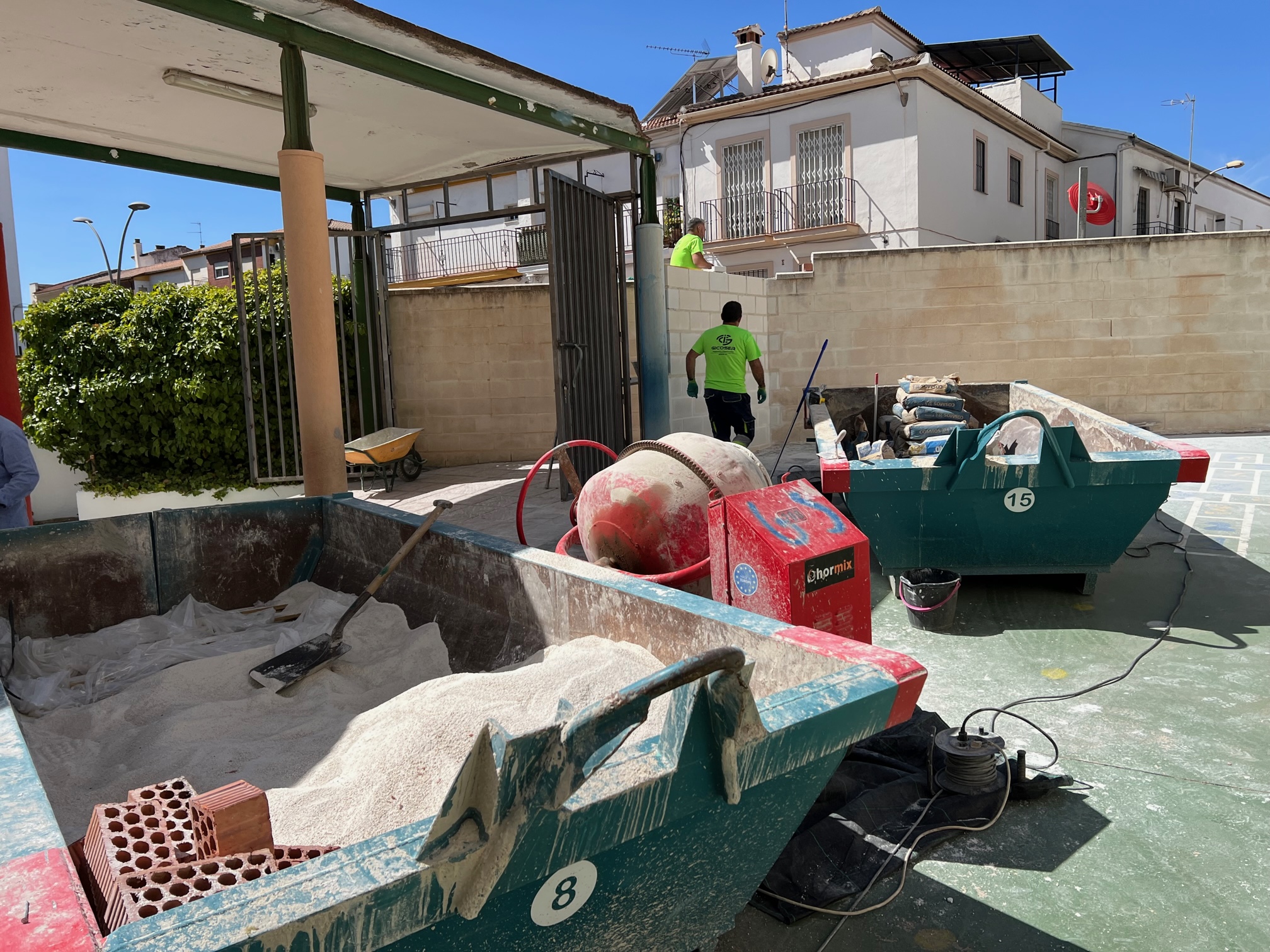 Los trabajos de mejora ya han comenzado en el centro.