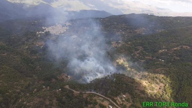 Imagen aérea del incendio declarado en Jubrique.