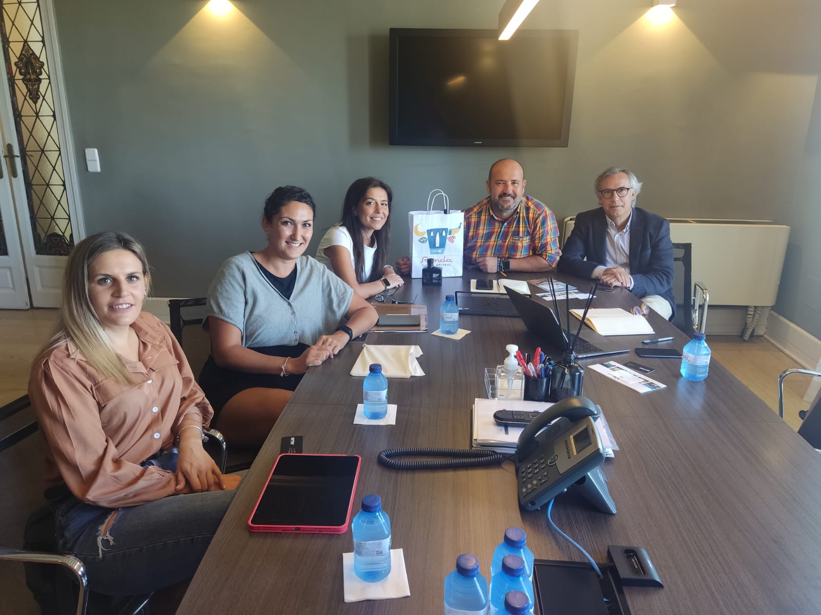 Un momento de la reunión mantenida para atraer congresos a Ronda.
