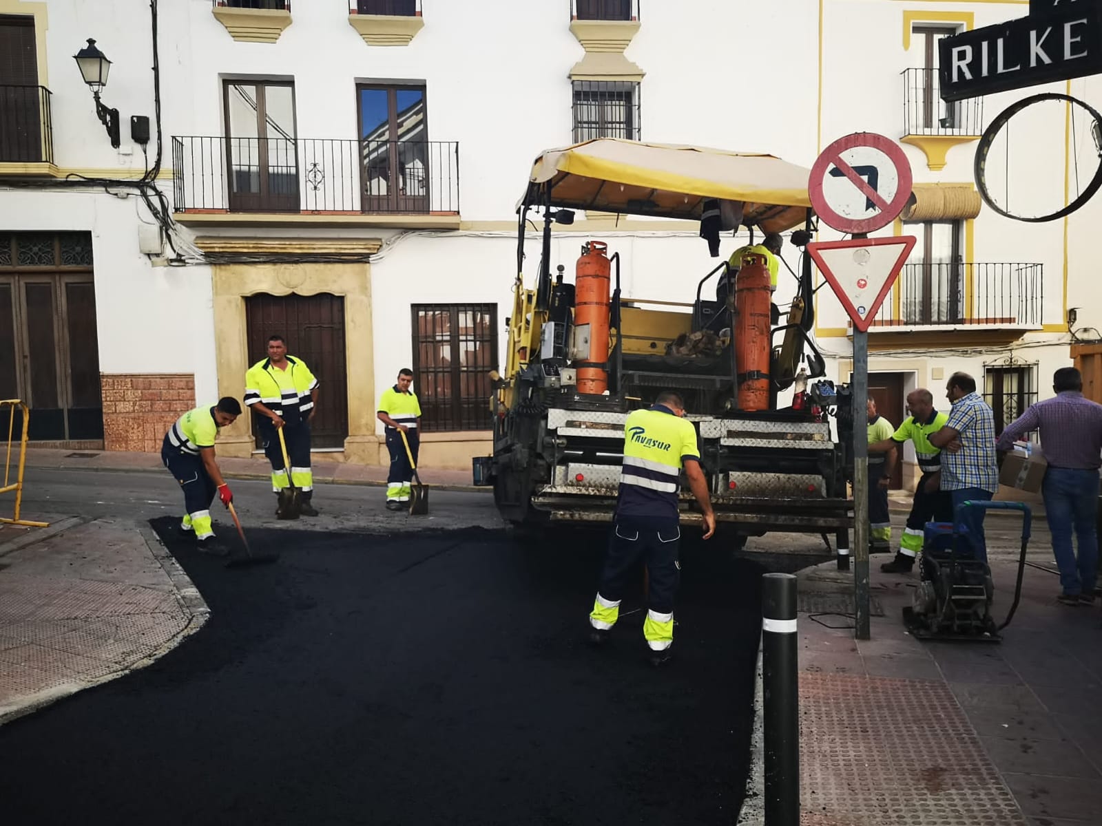 Los trabajos han finalizado hoy con el asfaltado.