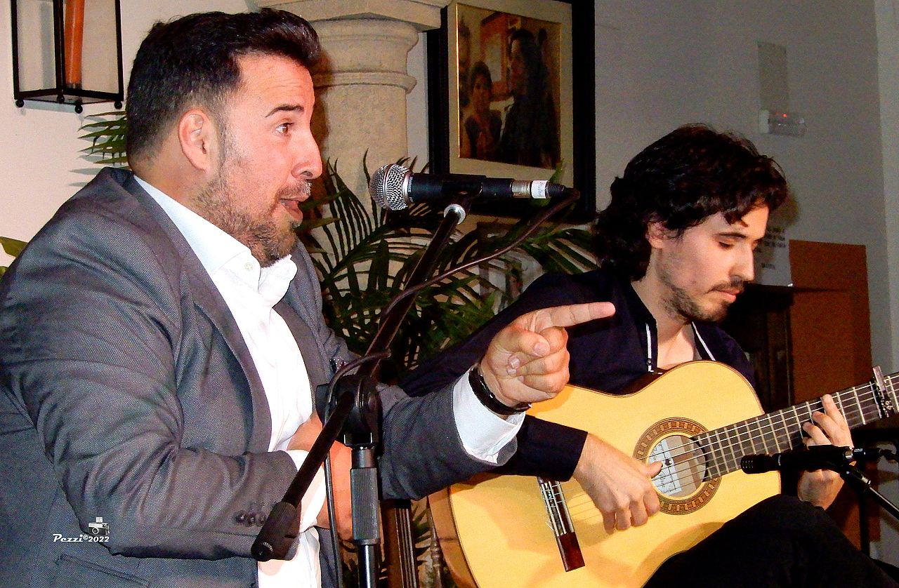 La peña vivió una gran noche de flamenco en el inicio de la temporada.