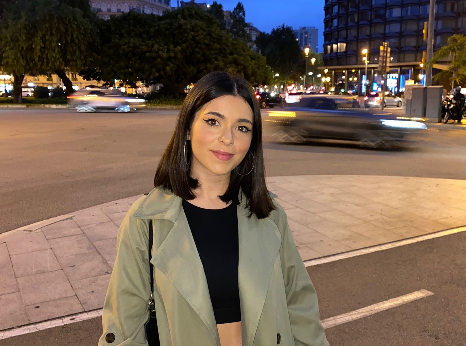 Ana Cantos en una de las calles de la Ciudad Condal, donde realiza su trabajo.