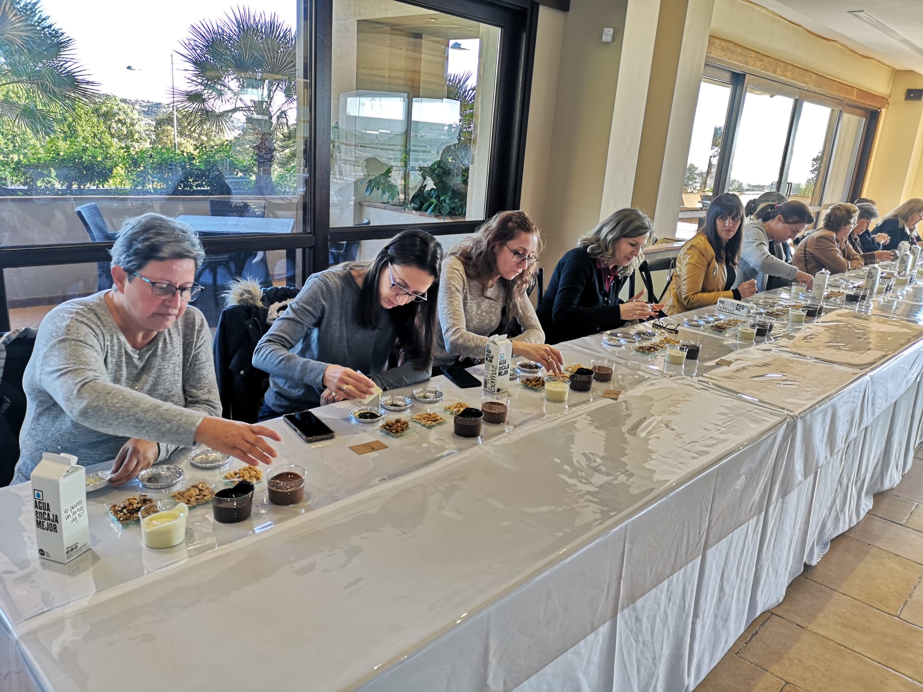 David Verdú ofrece un taller de tabletas de chocolate con fines solidarios